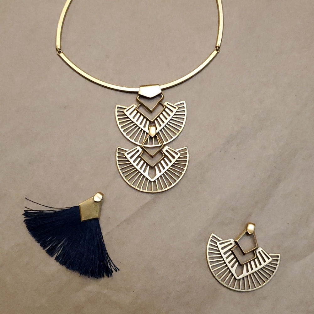 Versatile Statement Necklace - image 6